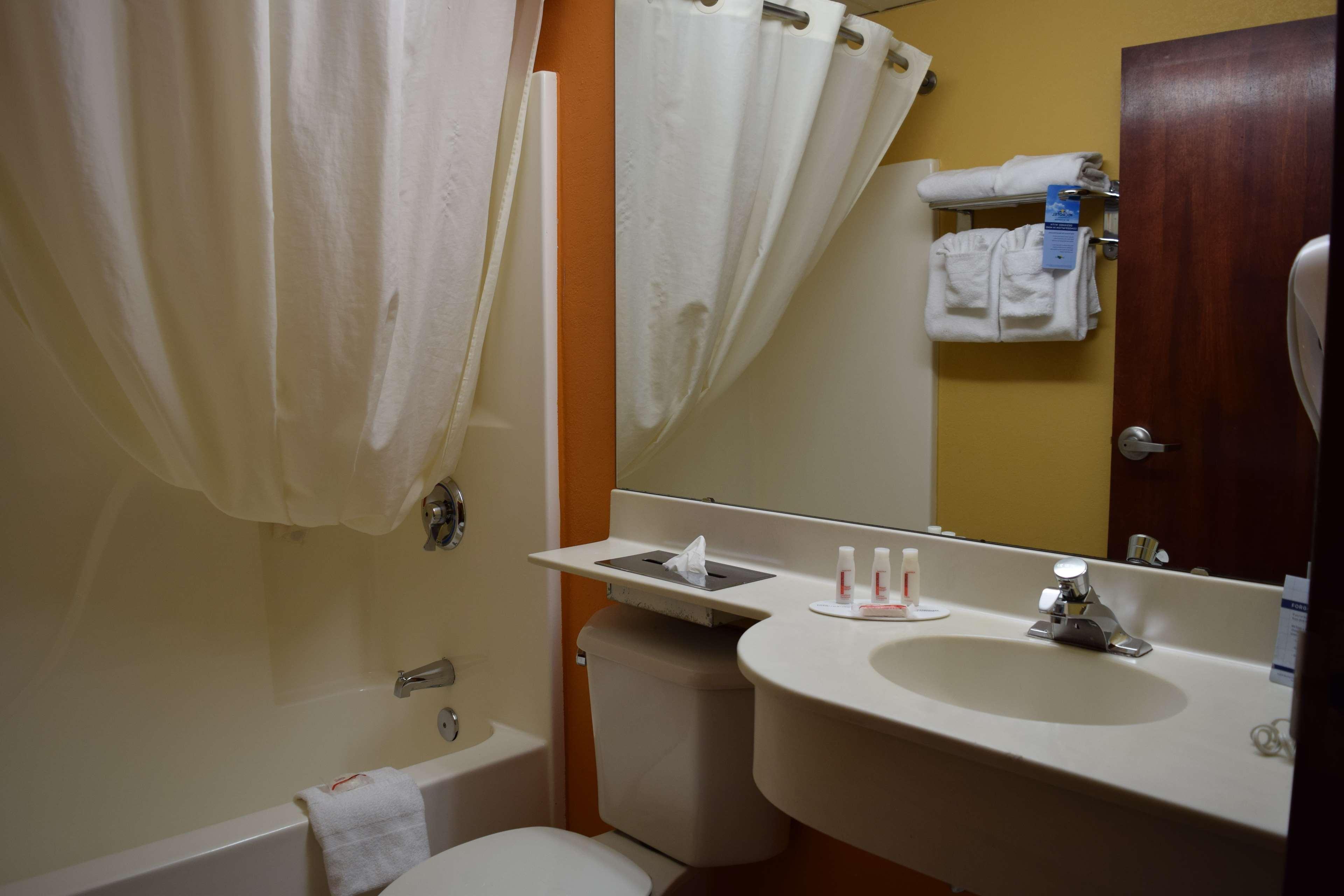 Microtel Inn & Suites By Wyndham Rock Hill/Charlotte Area Bagian luar foto